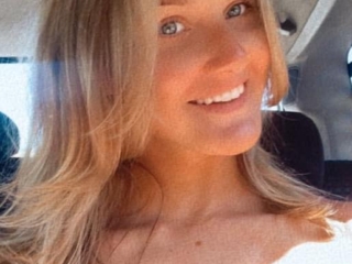 Hailey Dayton selfie